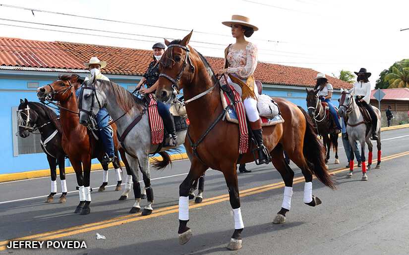Granadinos desbordados en desfile hípico en honor a la Virgen de La  Asunción - La Verdad Nica